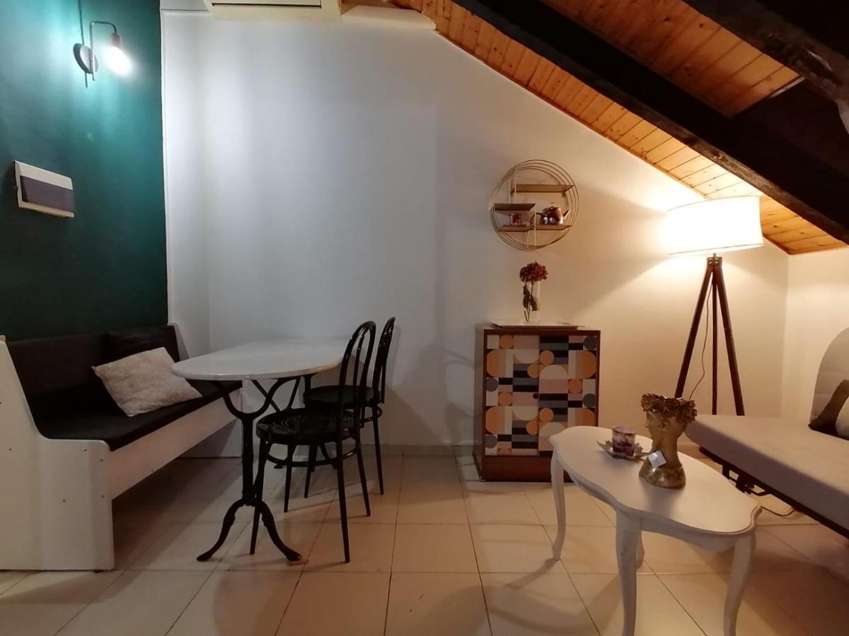 Mercanti Attic Version * Milaan