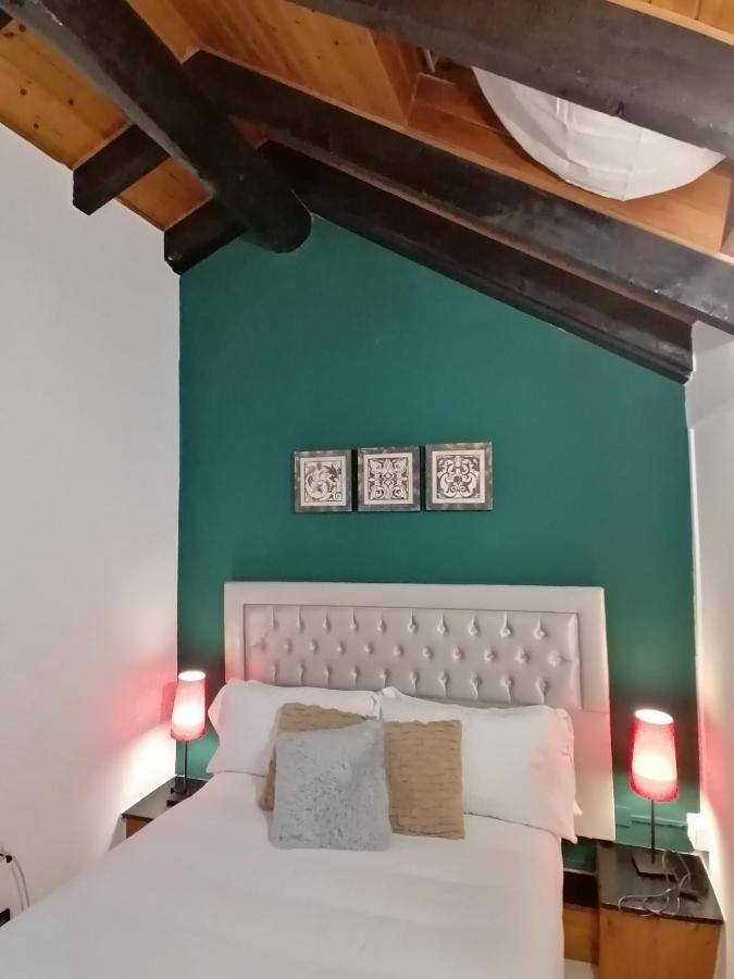 Mercanti Attic Version Milaan